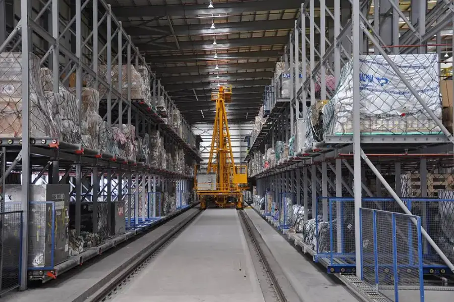 Elevating Transfer Vehicle - AEDLER Logistik Solutions